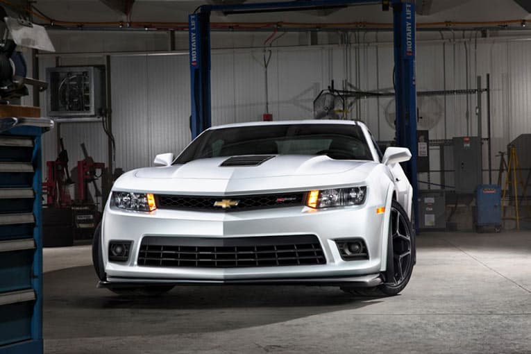 LS7 V8 engine in the 2014 Chevrolet Camaro Z/28 - white front